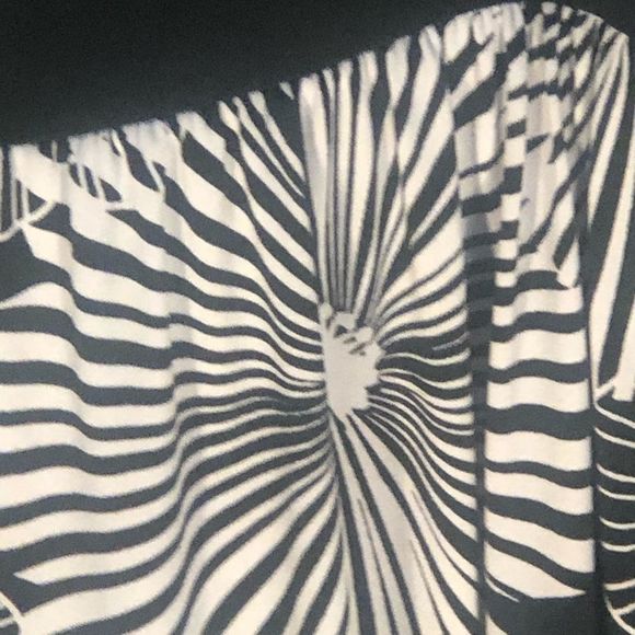 Black/white  Speechless halter dress lined - Picture 4 of 5